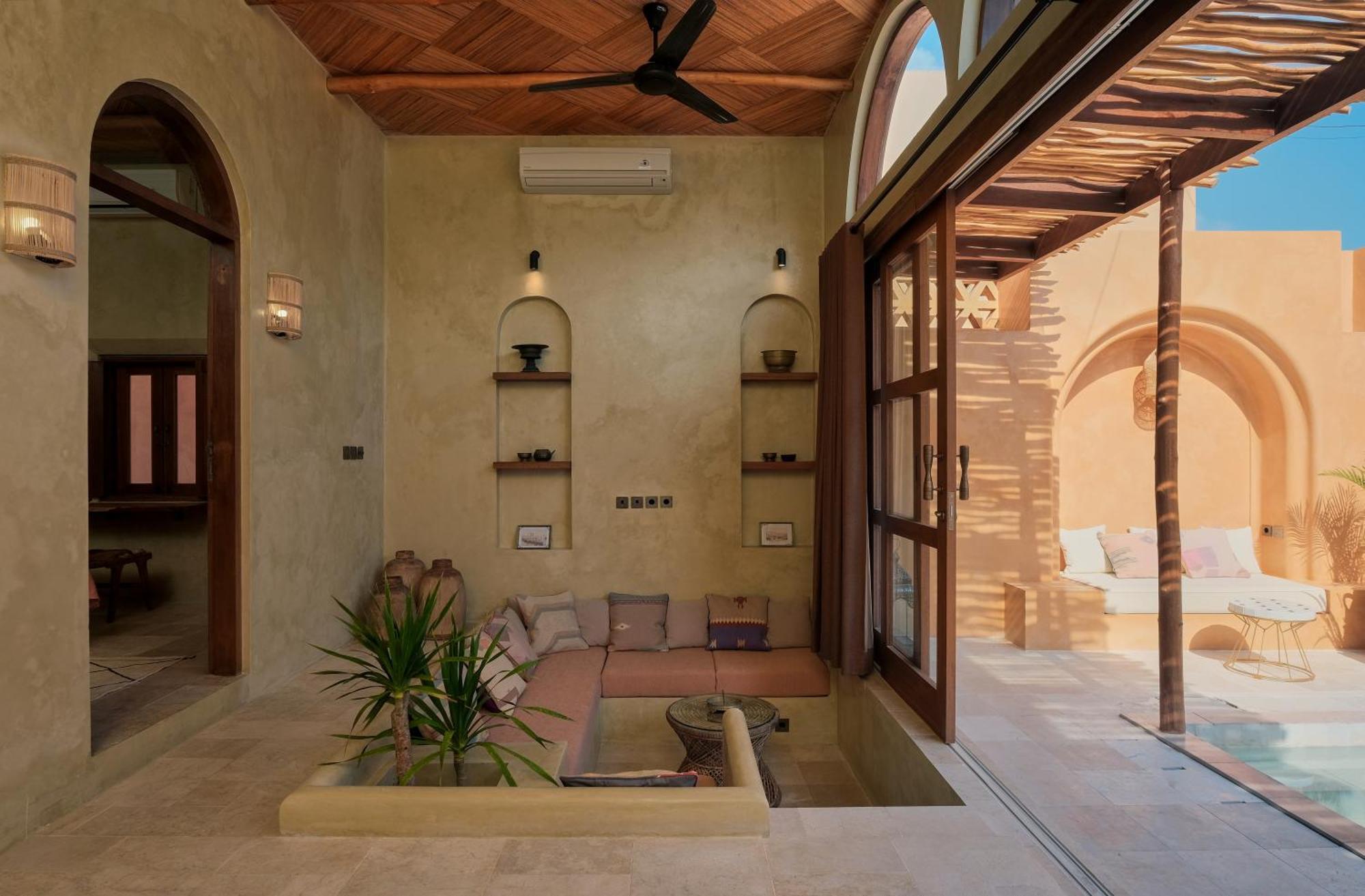 Lina Boutique And Villa